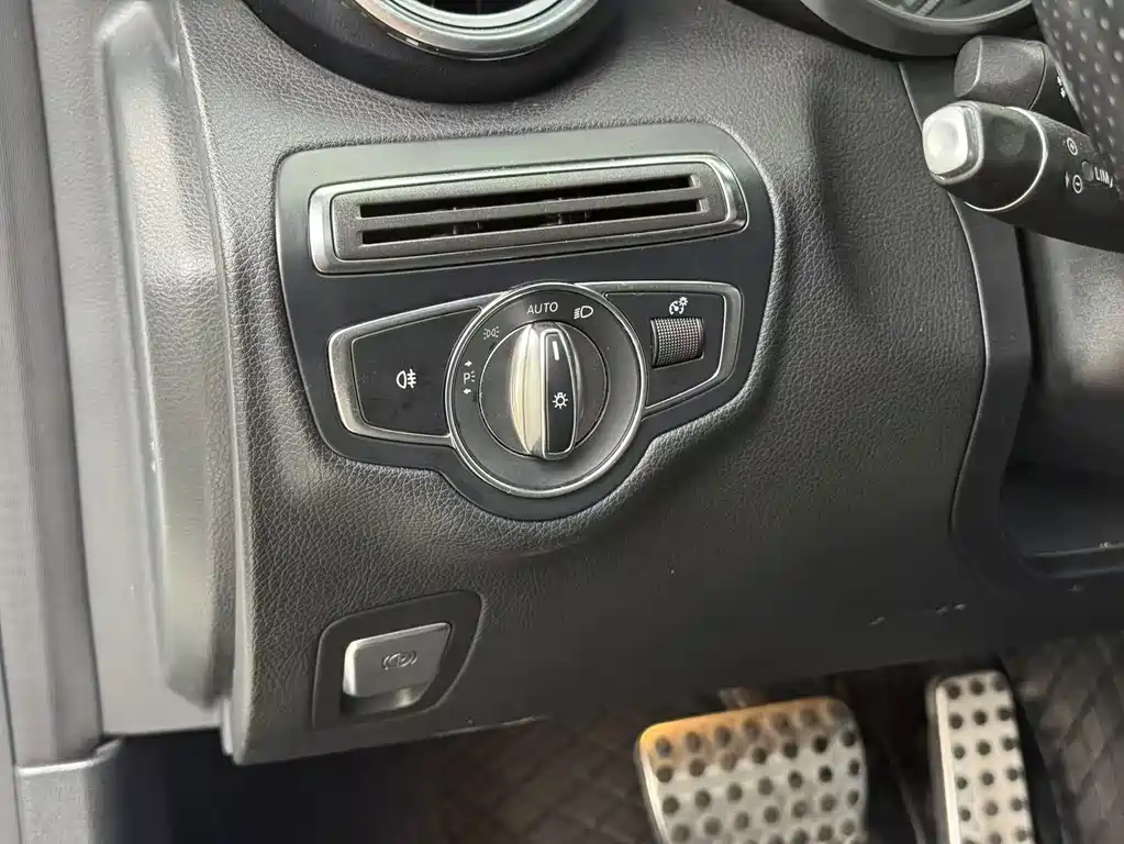 Mercedes-Benz C-Class (Import) — миниатюра 17