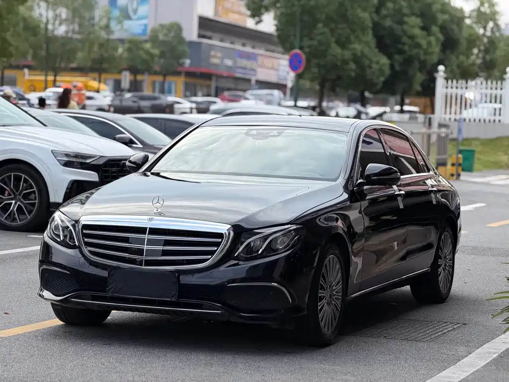 Mercedes-Benz E-Class — миниатюра 3