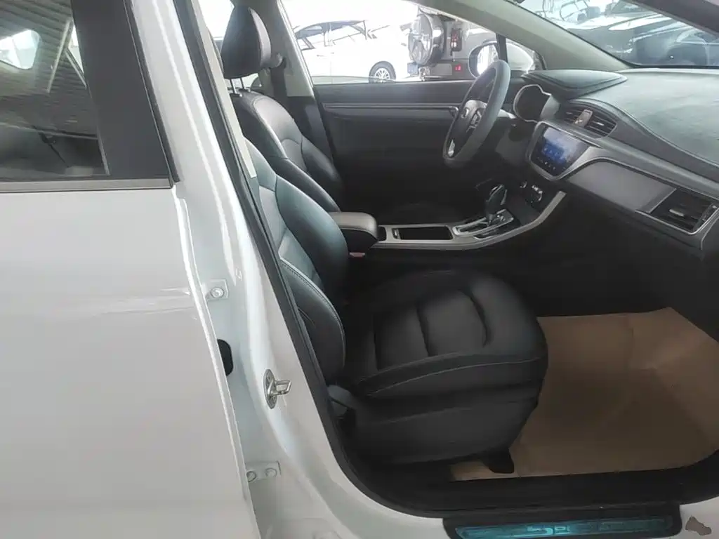 Geely Emgrand GS — миниатюра 25