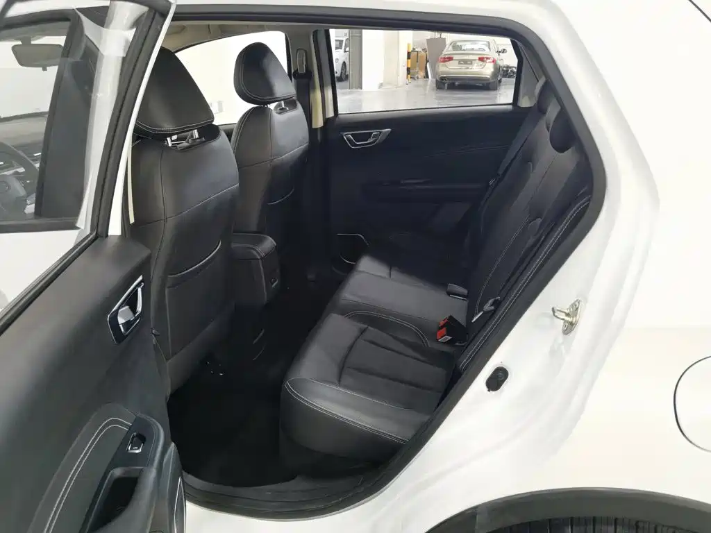 Geely Vision X3 — миниатюра 15