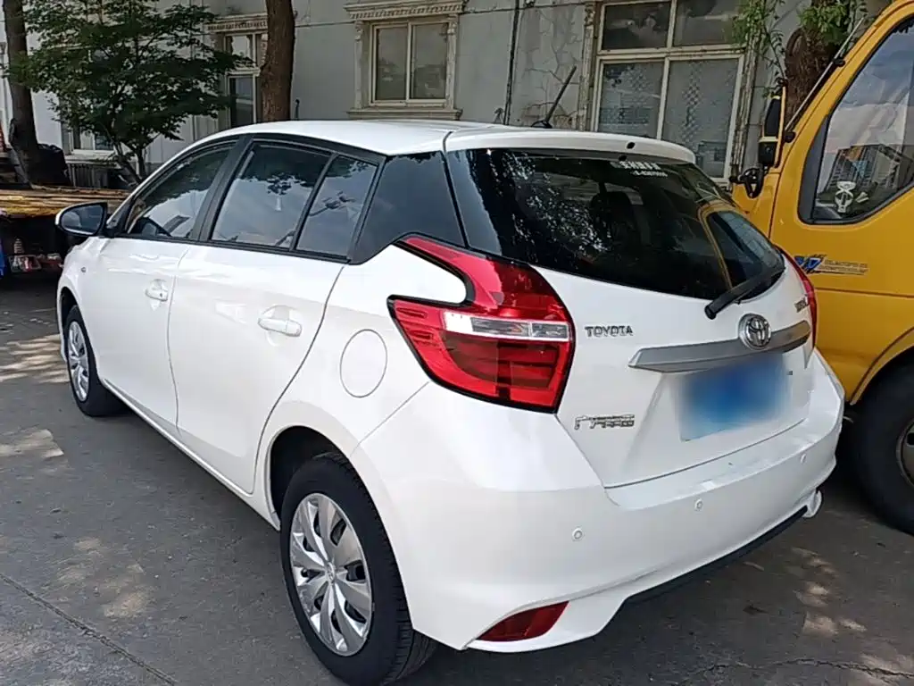 Toyota Yaris L — миниатюра 5