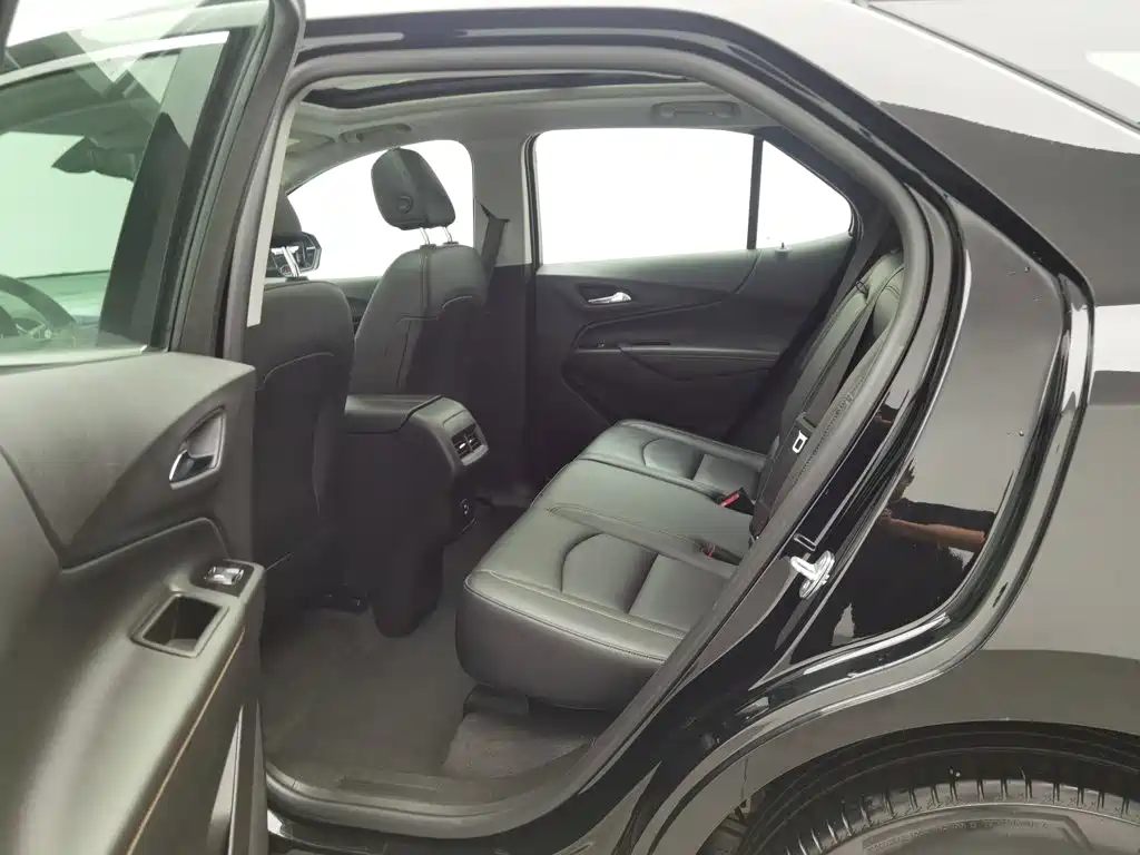 Chevrolet Equinox — миниатюра 15