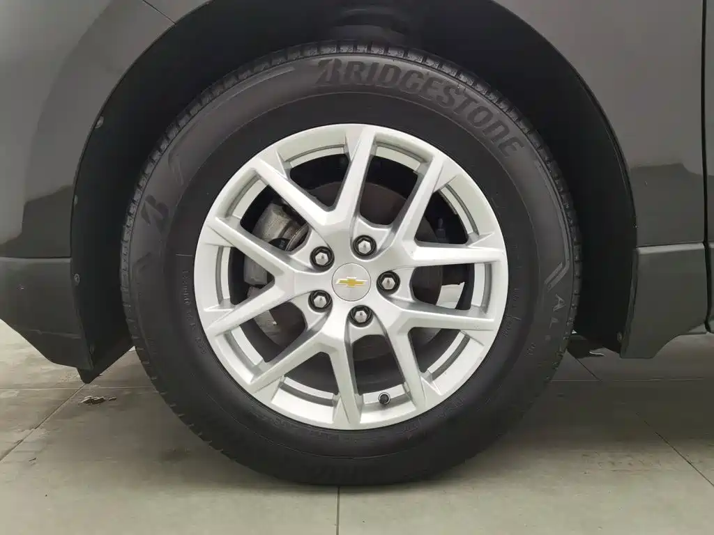 Chevrolet Equinox — миниатюра 17