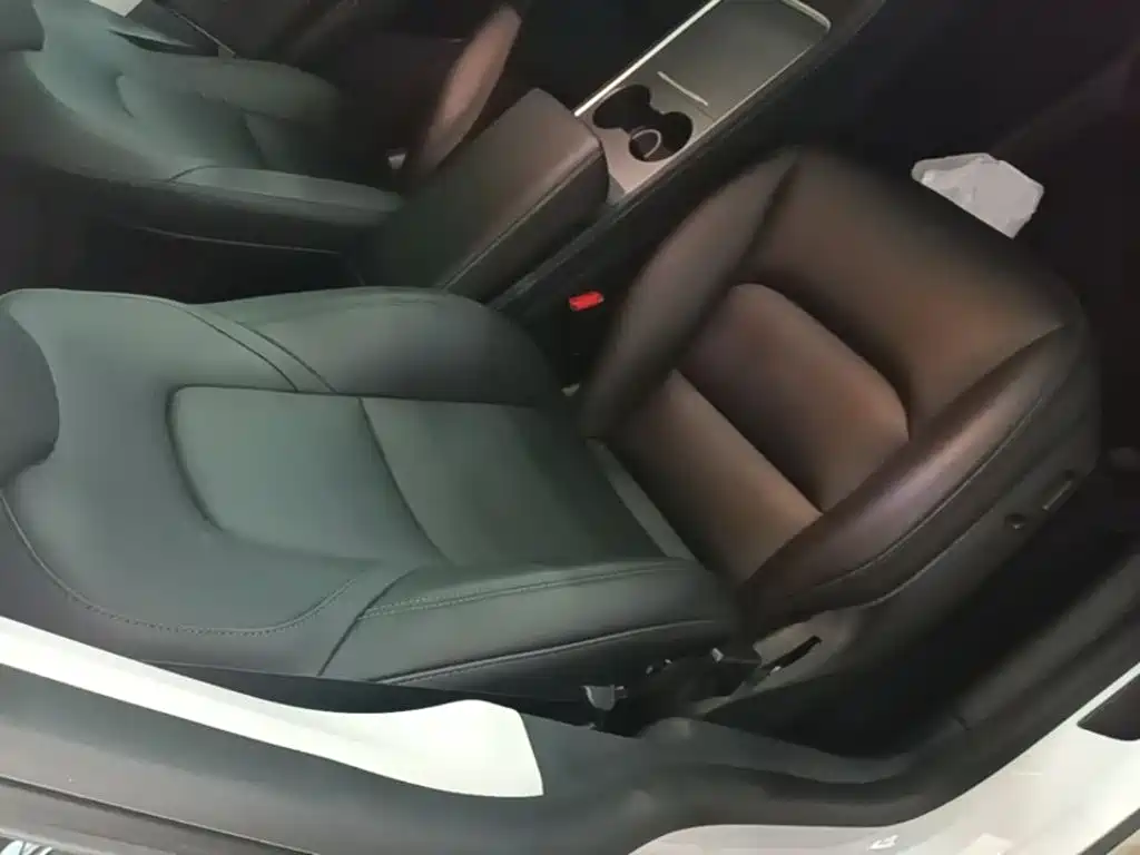Tesla Model Y — миниатюра 25
