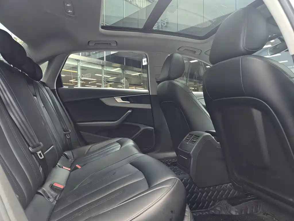 Audi A4L — миниатюра 12