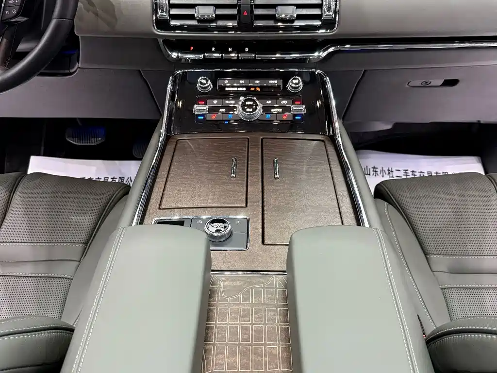Lincoln Navigator — миниатюра 6