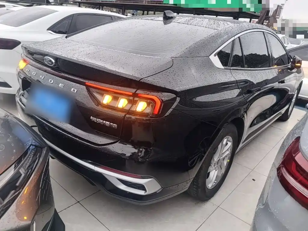 Ford Mondeo — миниатюра 7