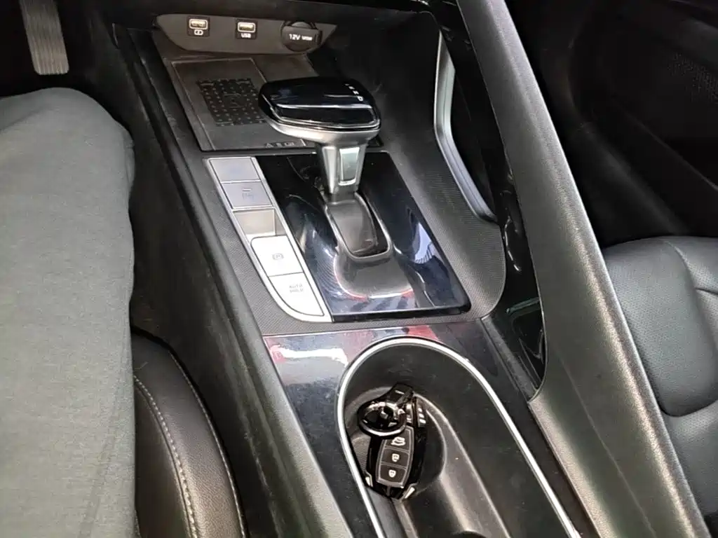 Hyundai Elantra — миниатюра 14