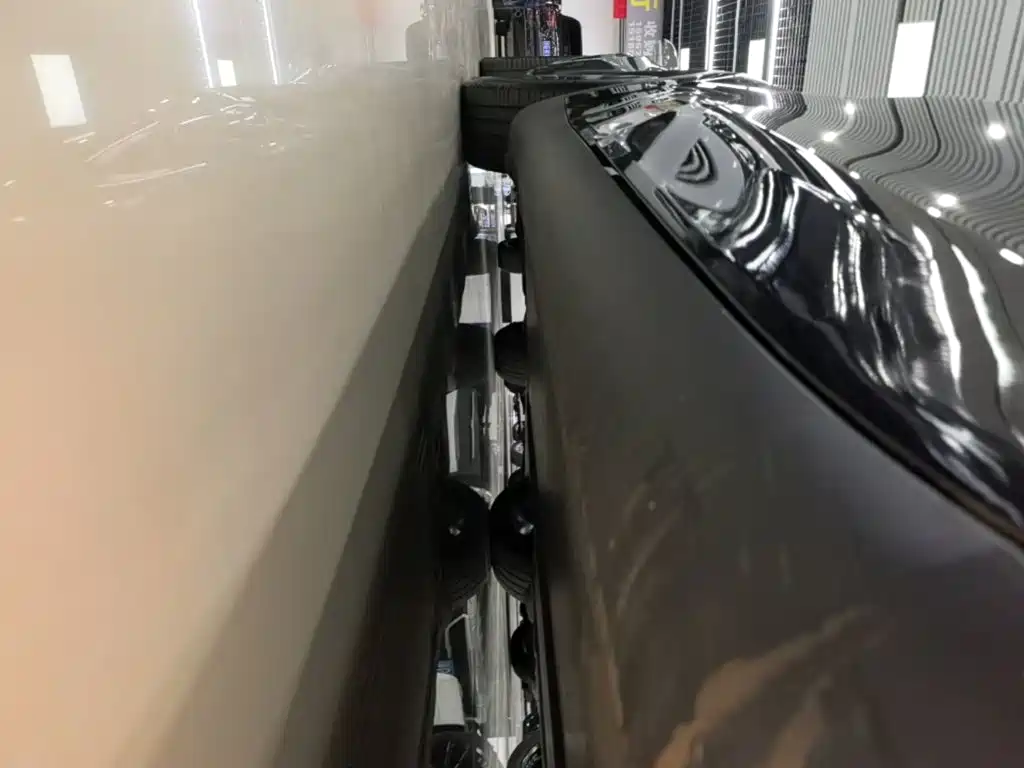 Tesla Model Y — миниатюра 21