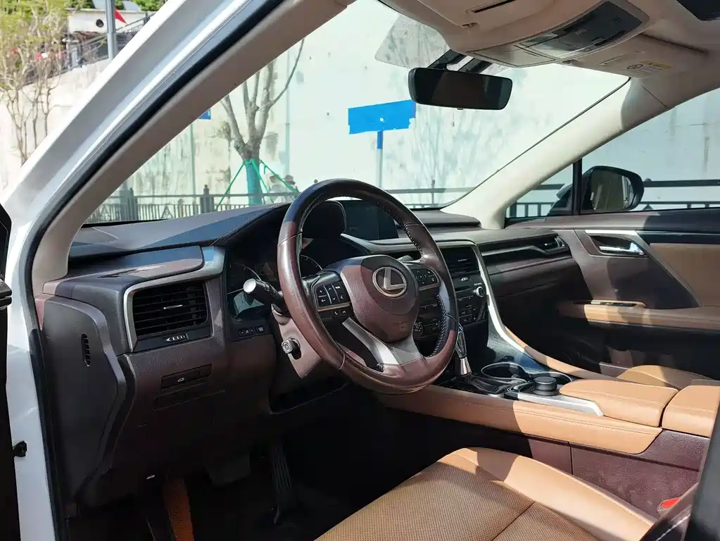 Lexus RX — миниатюра 10