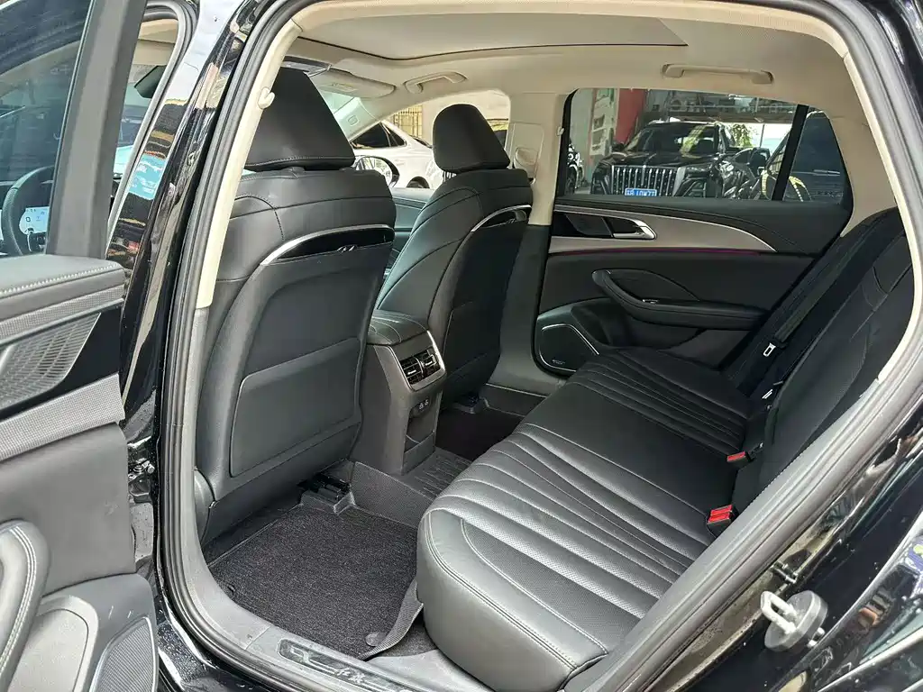 Hongqi Hongqi H5 — миниатюра 15