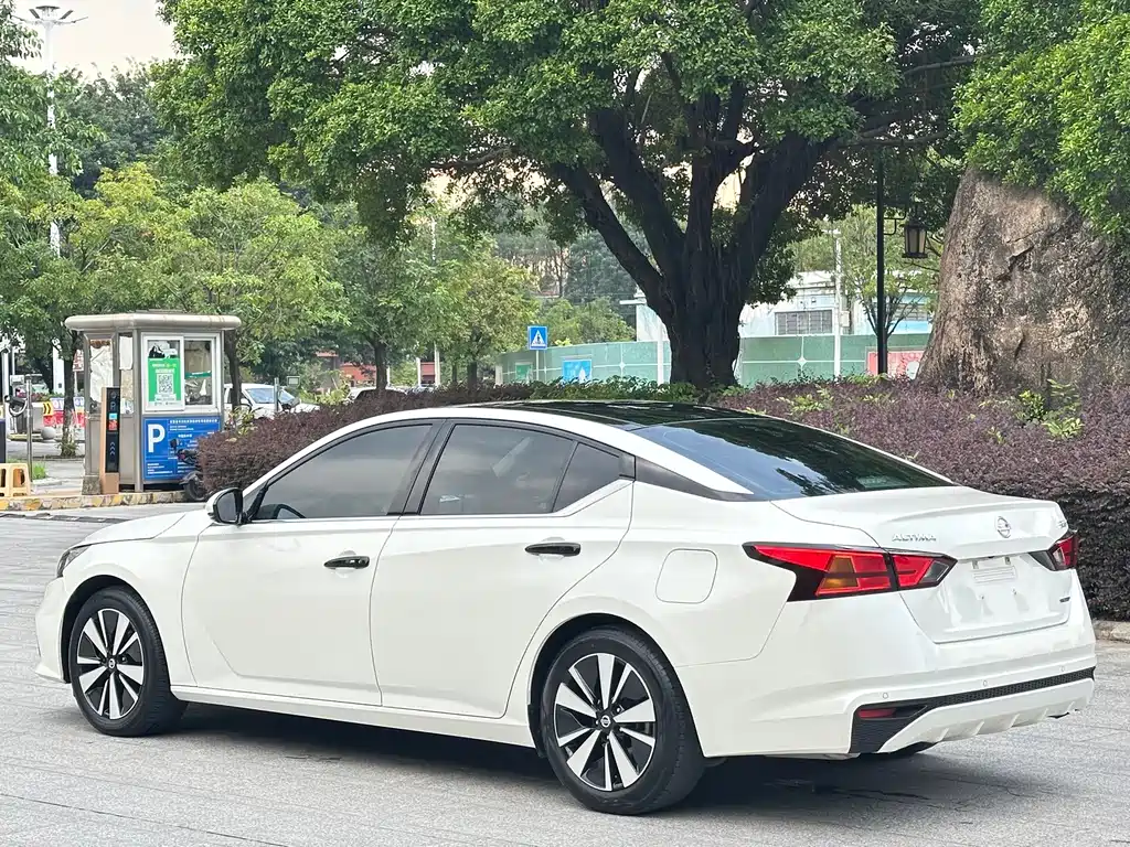 Nissan Teana — миниатюра 7
