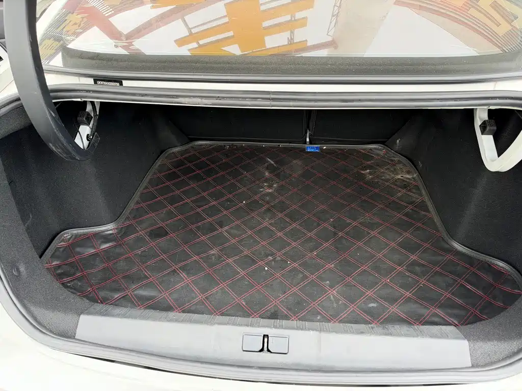 Peugeot 408 — миниатюра 21