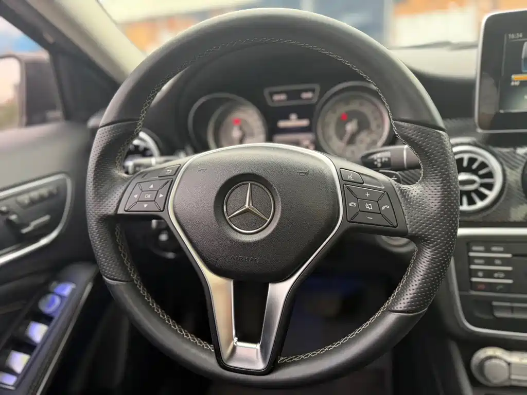 Mercedes-Benz GLA — миниатюра 11