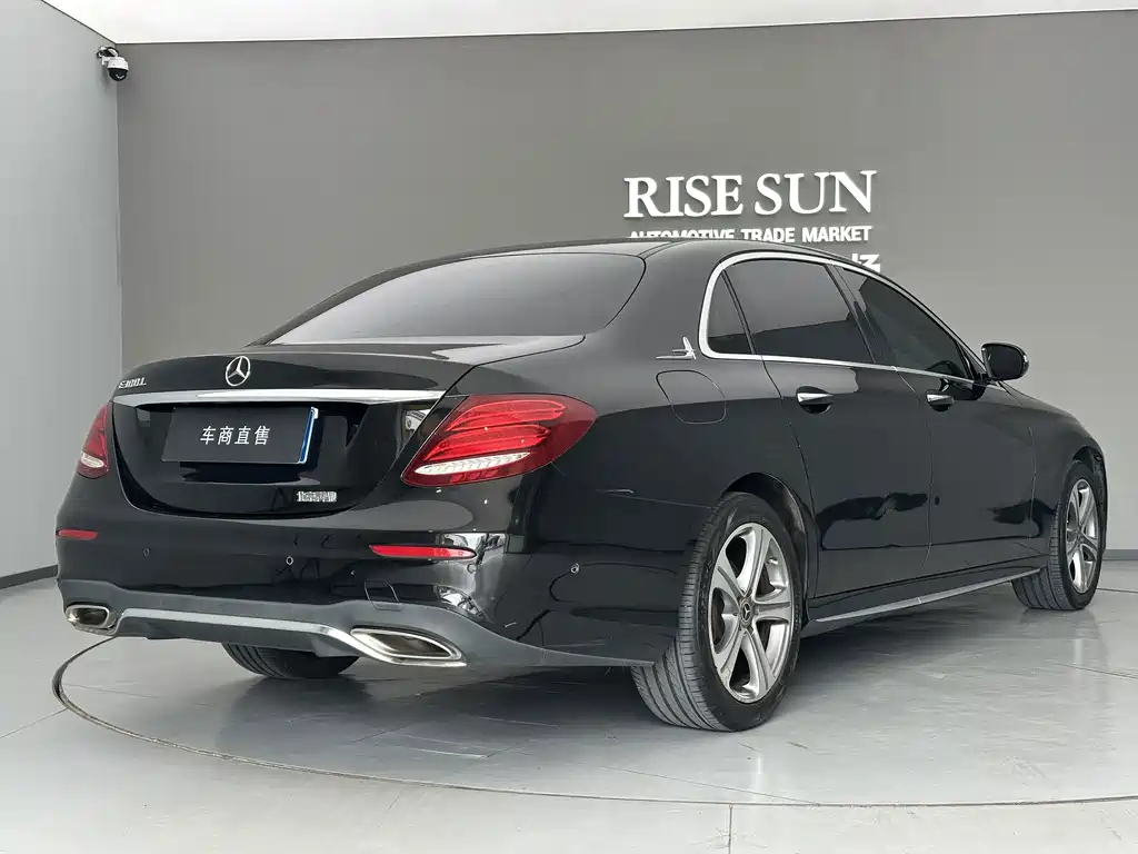 Mercedes-Benz E-Class — миниатюра 6