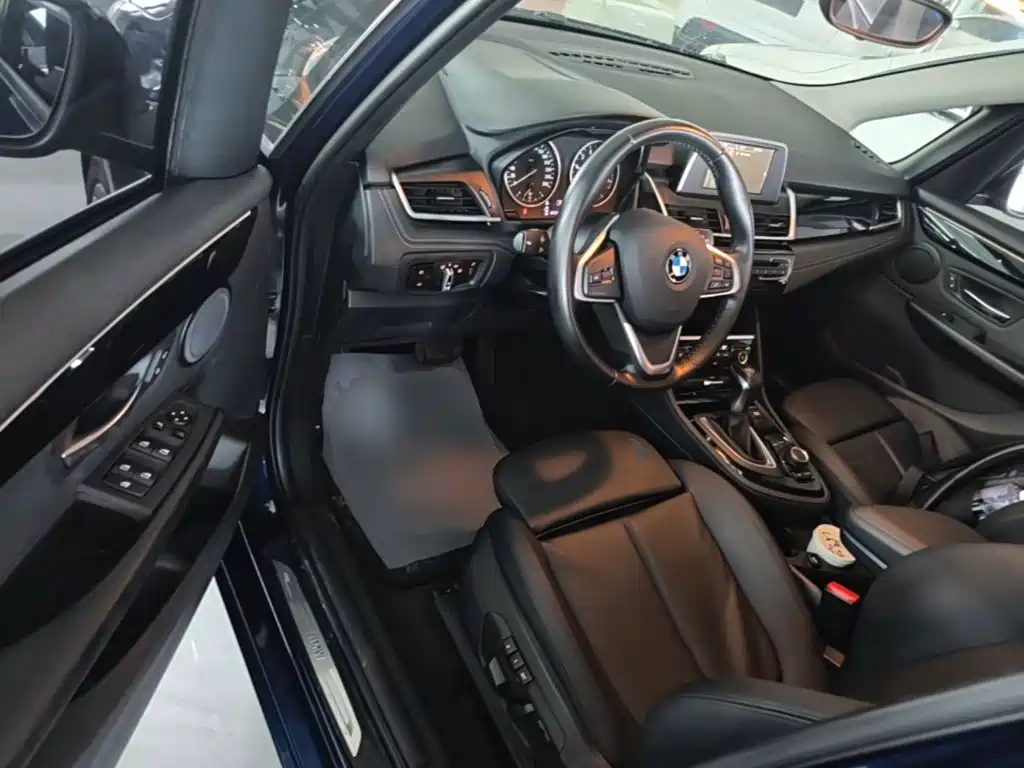BMW 2 Series Active Tourer — миниатюра 16