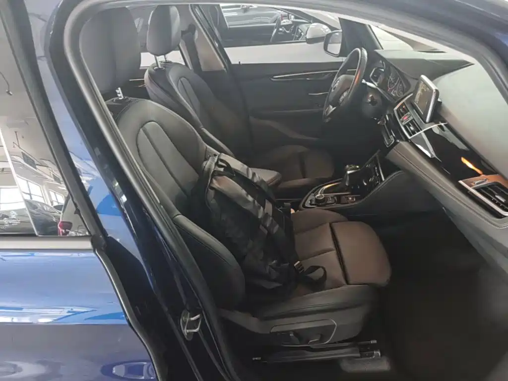 BMW 2 Series Active Tourer — миниатюра 25