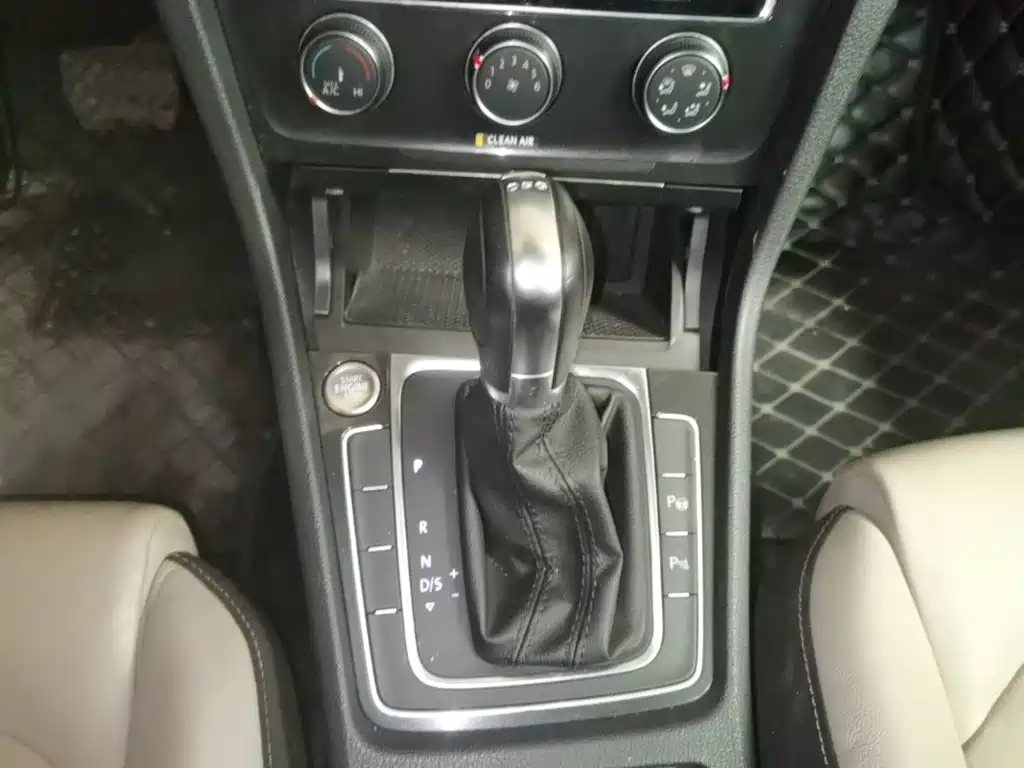 Volkswagen Golf — миниатюра 14