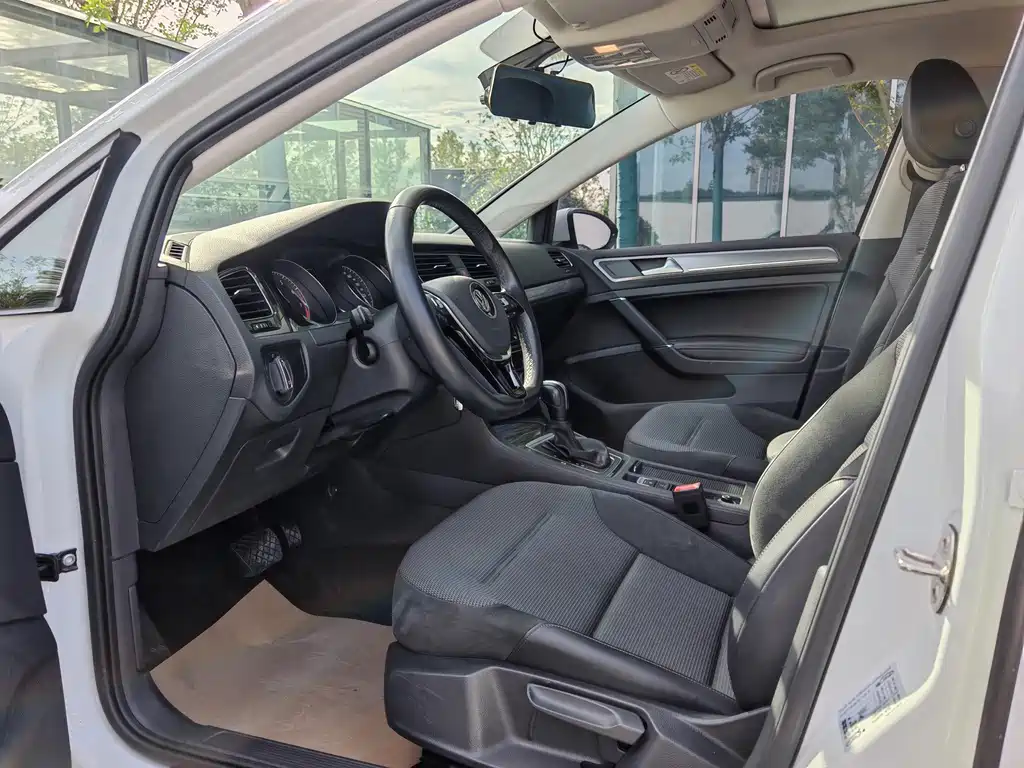 Volkswagen Golf — миниатюра 4