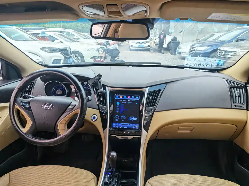Hyundai Sonata — миниатюра 8