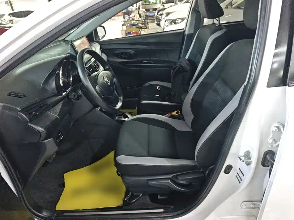 Toyota Yaris L — миниатюра 15
