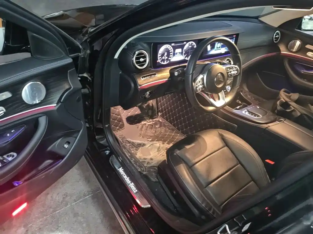 Mercedes-Benz E-Class — миниатюра 21