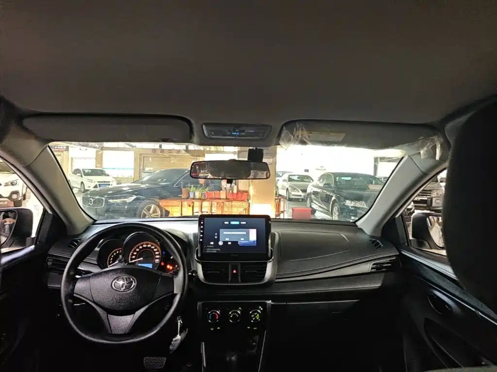 Toyota Yaris L — миниатюра 18