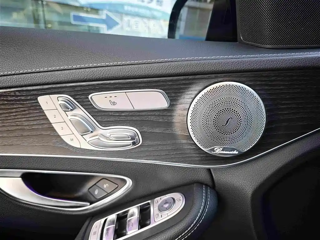 Mercedes-Benz C-Class — миниатюра 15