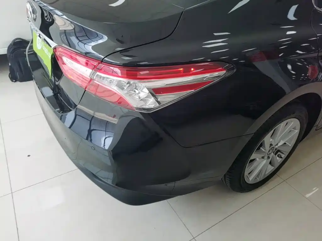 Toyota Camry — миниатюра 8