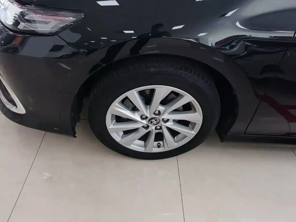 Toyota Camry — миниатюра 23