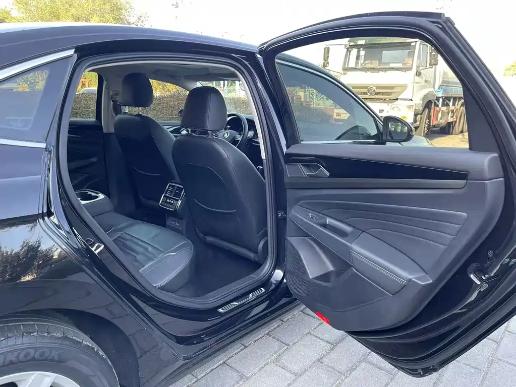 Volkswagen Passat — миниатюра 14