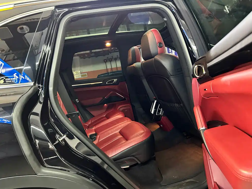 Porsche Cayenne Hybrid — миниатюра 13