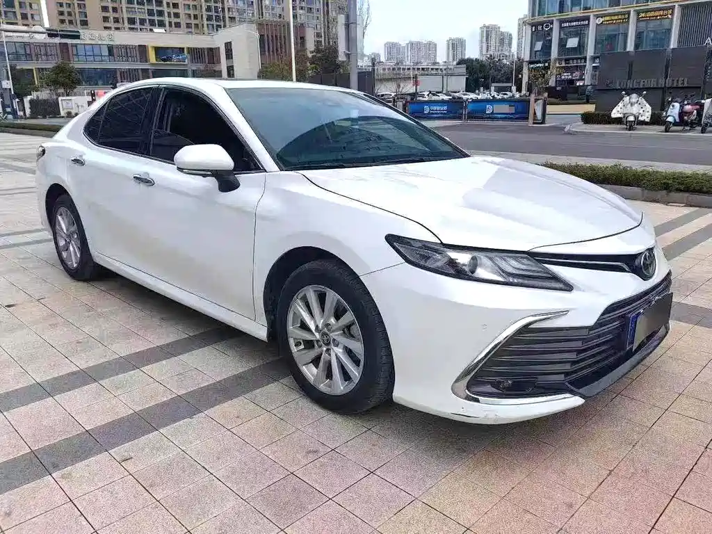 Toyota Camry — миниатюра 3