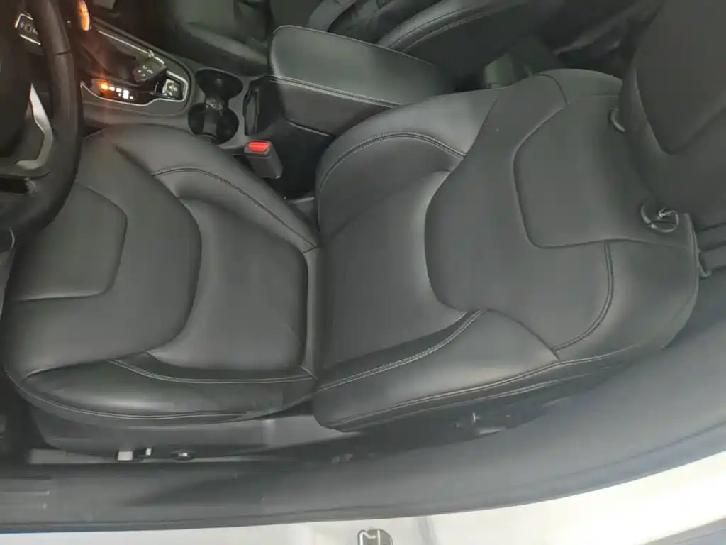 Jeep Cherokee — миниатюра 15