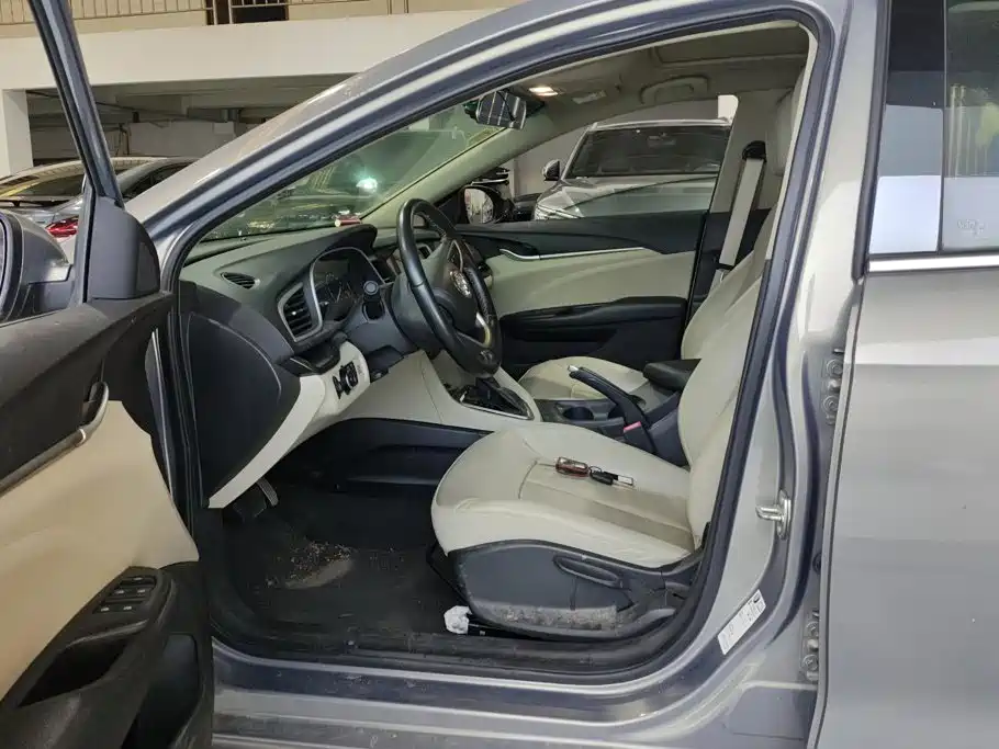 Buick Excelle — миниатюра 9