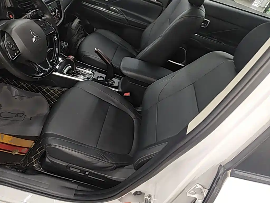 Mitsubishi Outlander — миниатюра 11