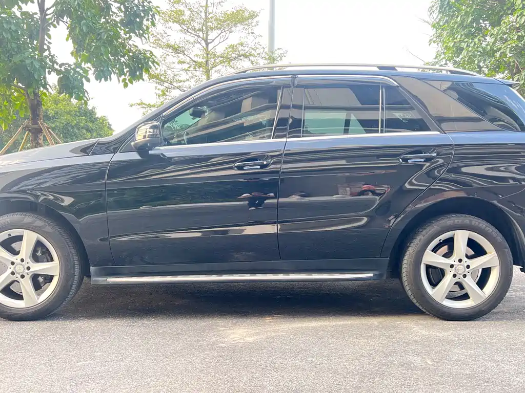 Mercedes-Benz M-Class — миниатюра 7
