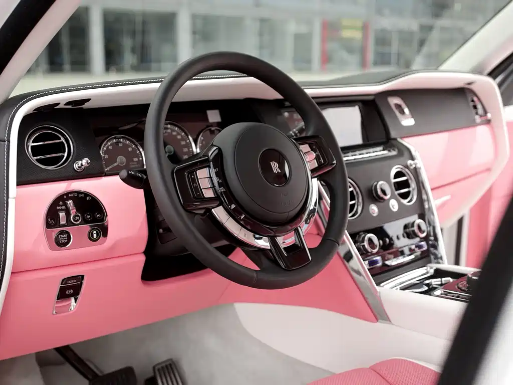 Rolls-Royce Cullinan — миниатюра 9