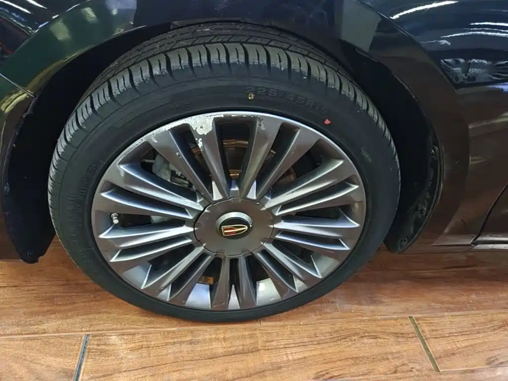 Hongqi Hongqi H5 — миниатюра 23