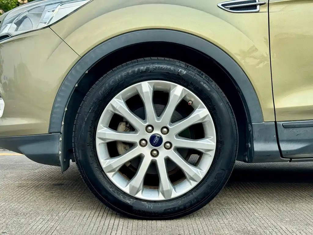 Ford Kuga — миниатюра 5