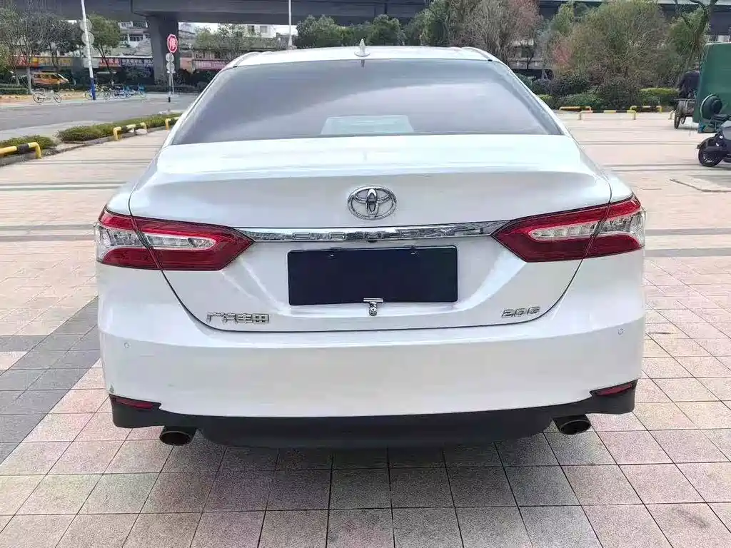 Toyota Camry — миниатюра 8
