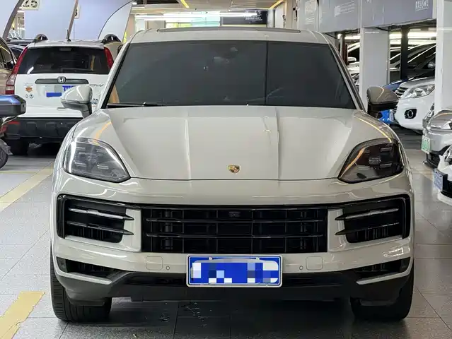 PORSCHE CAYENNE 2025