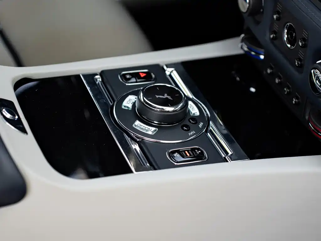 Rolls-Royce Wraith — миниатюра 13