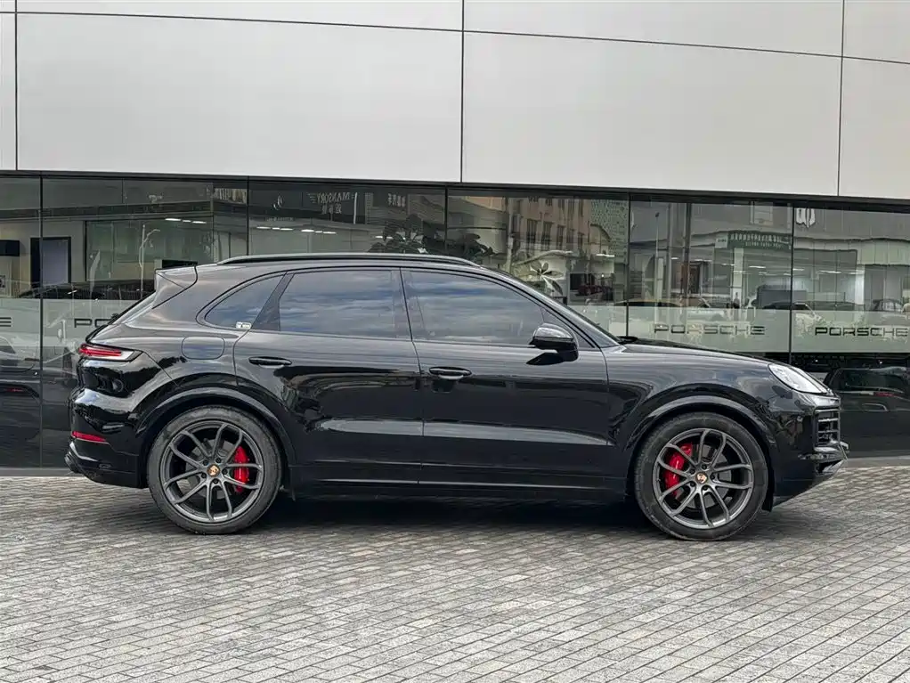 Porsche Cayenne — миниатюра 4