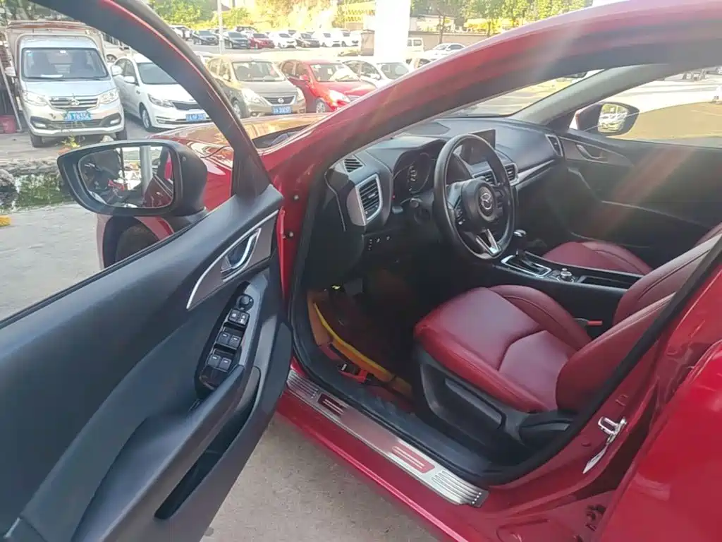 Mazda 3 Axela — миниатюра 16