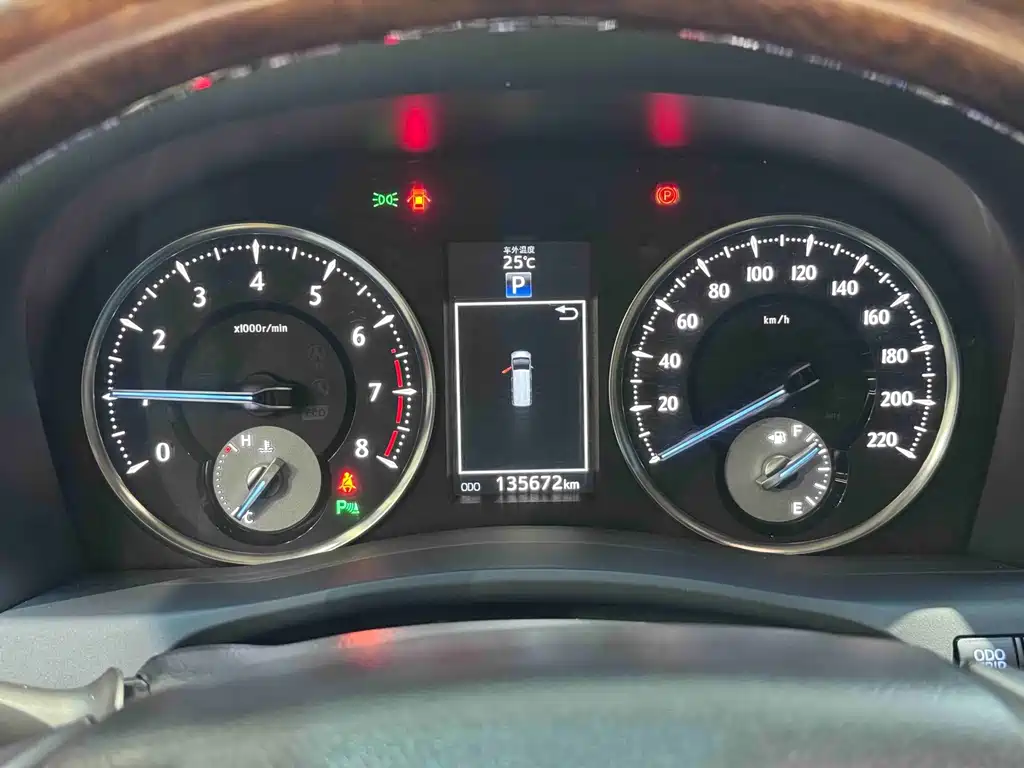 Toyota Alphard — миниатюра 17