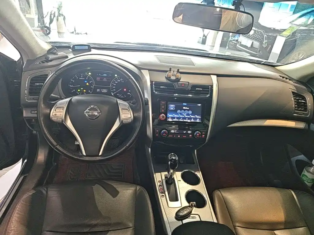 Nissan Teana — миниатюра 10