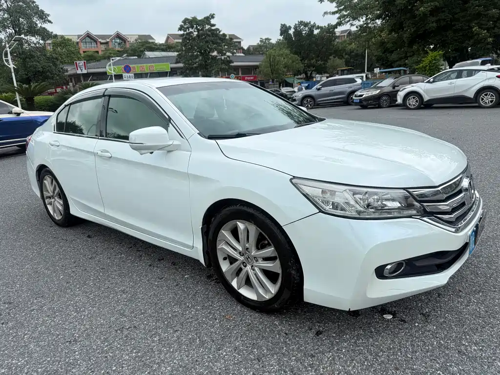 Honda Accord 2014 2.4L EX Luxury