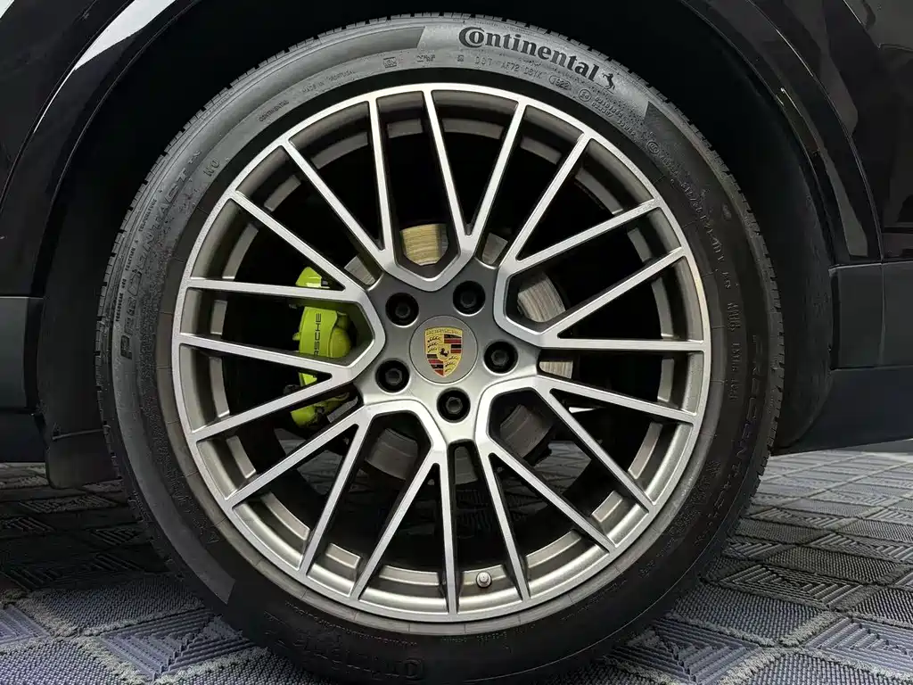 Porsche Cayenne Hybrid — миниатюра 7