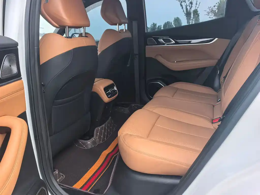 Geely Boyue L — миниатюра 5